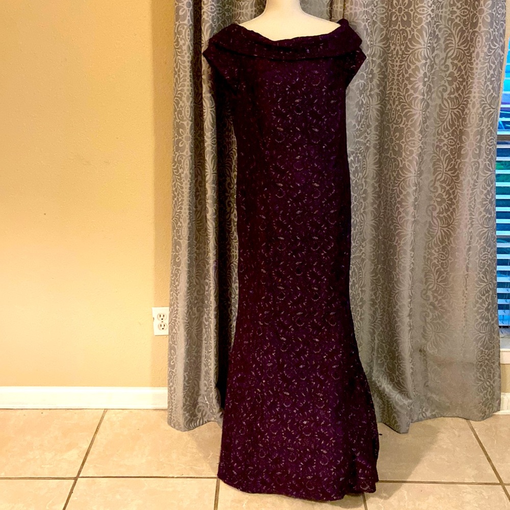 Pictures don’t do it justice to this beautiful dress